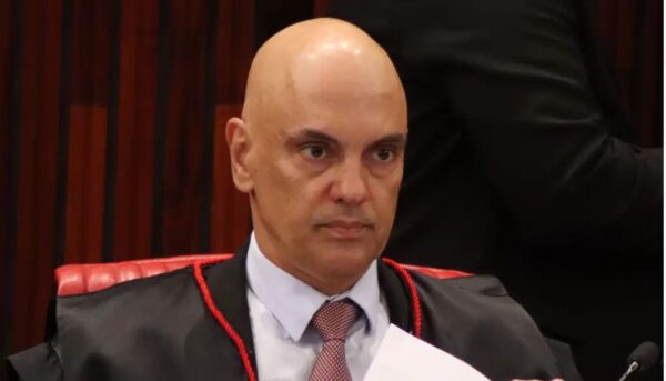 Alexandre de Moraes diz que uso das redes por extremistas é maior perigo à democracia